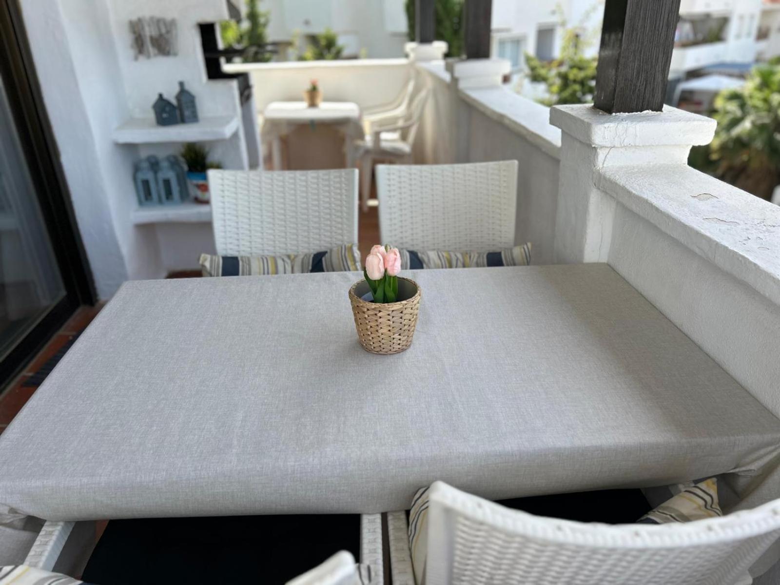 Apartamento Pueblo Evita. Stunning Sea And Mountain Views, Close To Amneties. Benalmádena